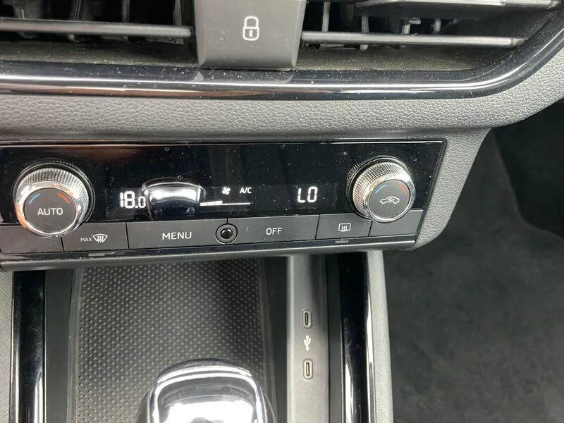 Škoda Kamiq 1.0 TSI DSG Ambition - foto 39