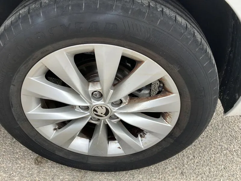 Škoda Kamiq 1.0 TSI DSG Ambition - foto 28