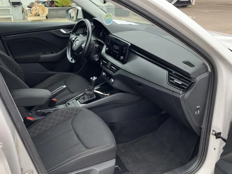 Škoda Kamiq 1.0 TSI DSG Ambition - foto 24