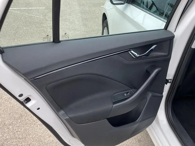Škoda Kamiq 1.0 TSI DSG Ambition - foto 14
