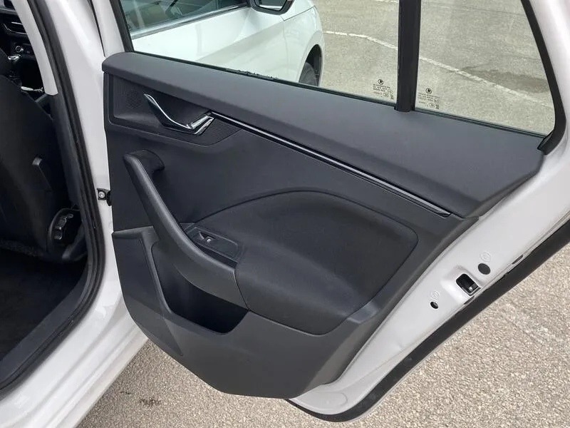Škoda Kamiq 1.0 TSI DSG Ambition - foto 19