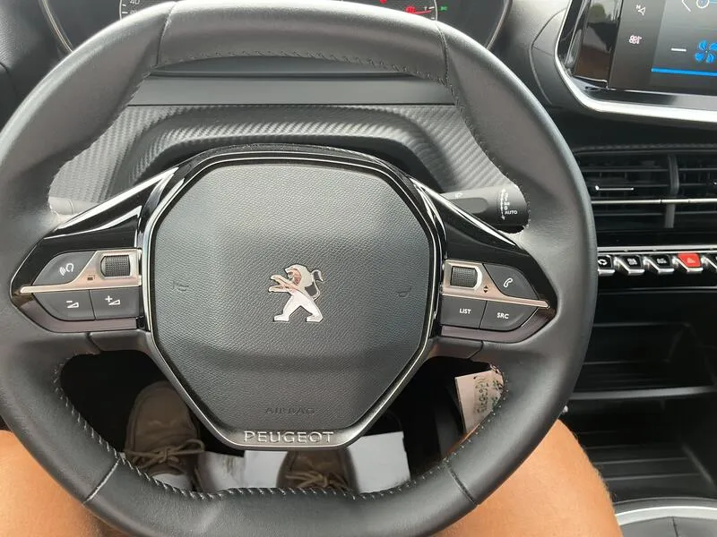 Peugeot 2008 Active PureTech - foto 35