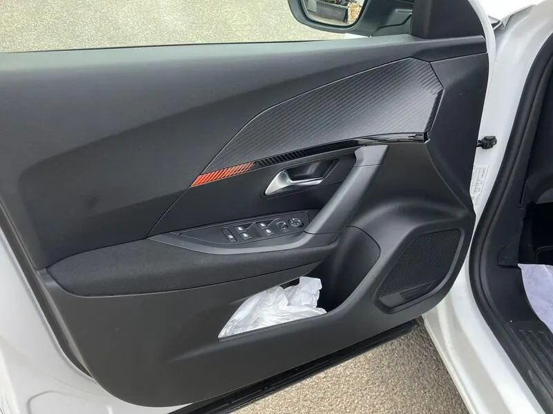 Peugeot 2008 Active PureTech - foto 11