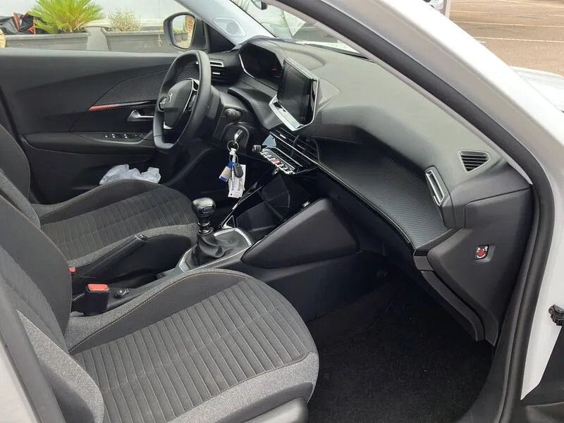 Peugeot 2008 Active PureTech - foto 23