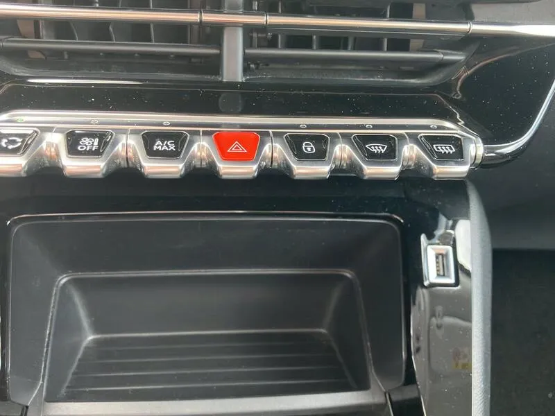 Peugeot 2008 Active PureTech - foto 40