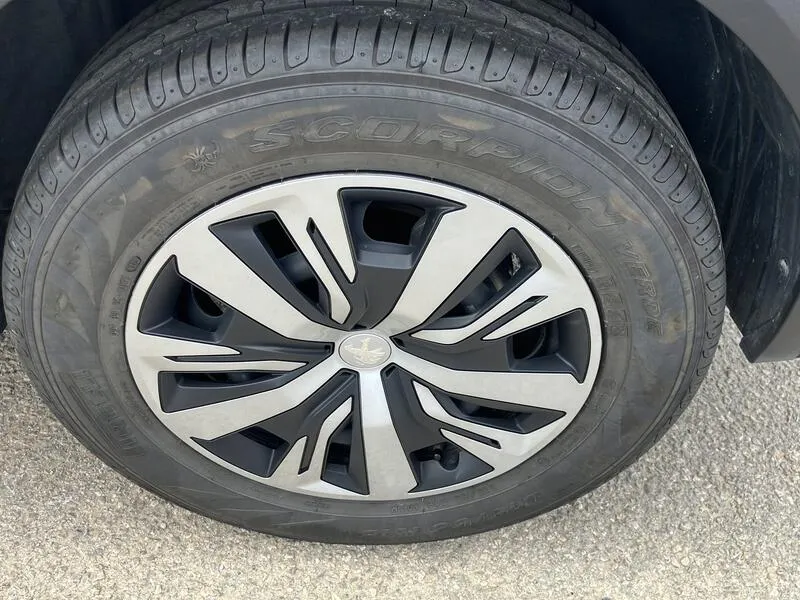 Peugeot 2008 Active PureTech - foto 28