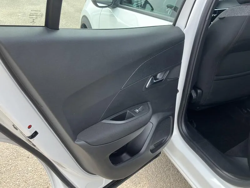 Peugeot 2008 Active PureTech - foto 14