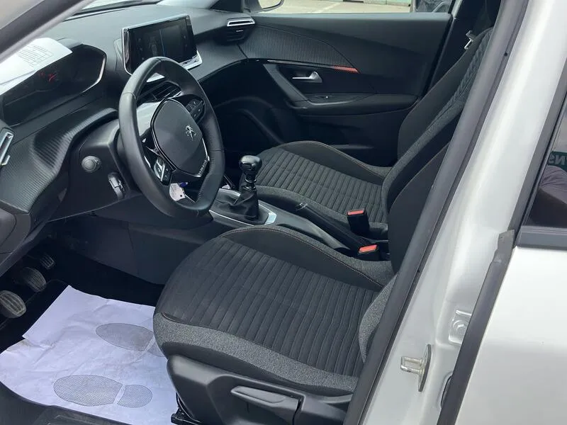 Peugeot 2008 Active PureTech - foto 10