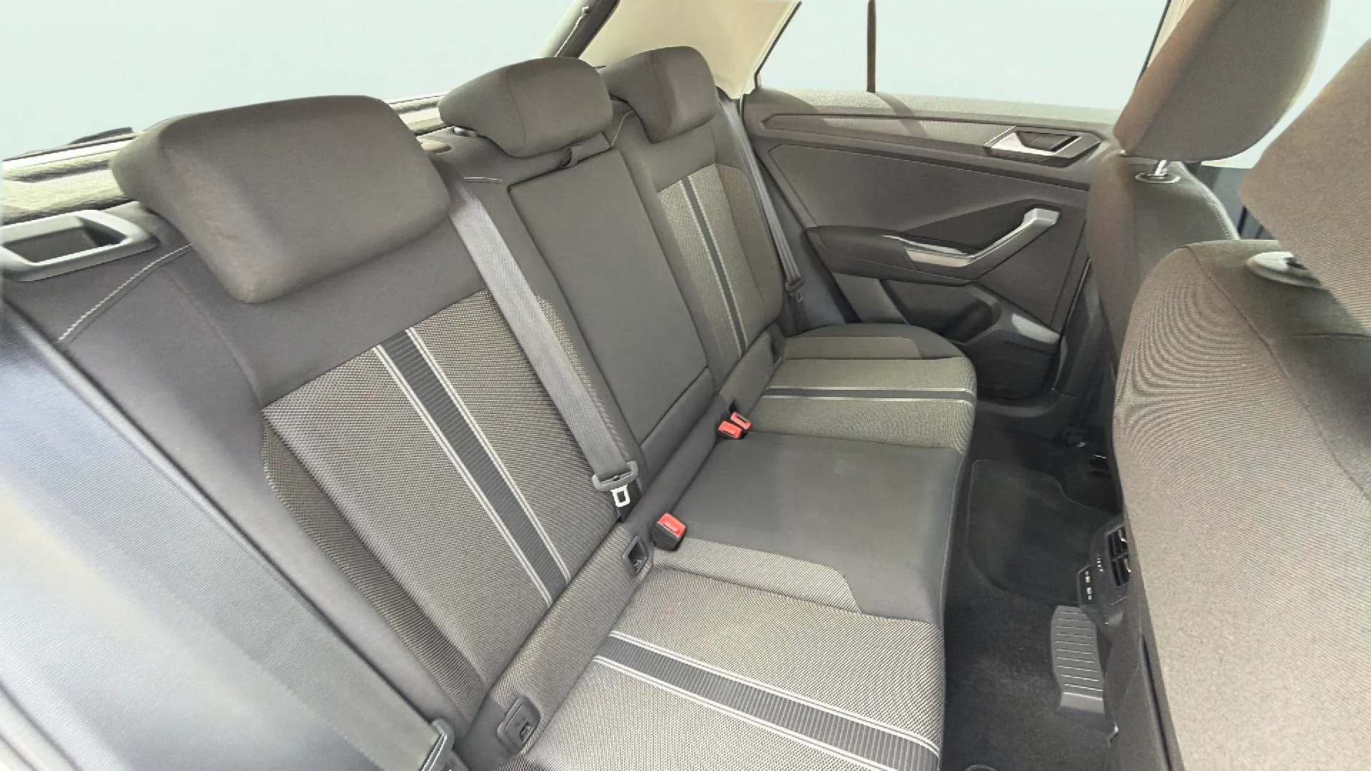Volkswagen T-Roc Advance 1.0 TSI - foto 16