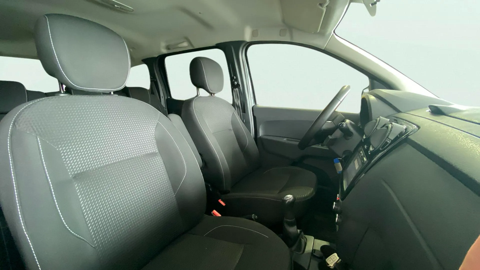 Dacia Lodgy Laureate TCe 7 plazas - foto 14