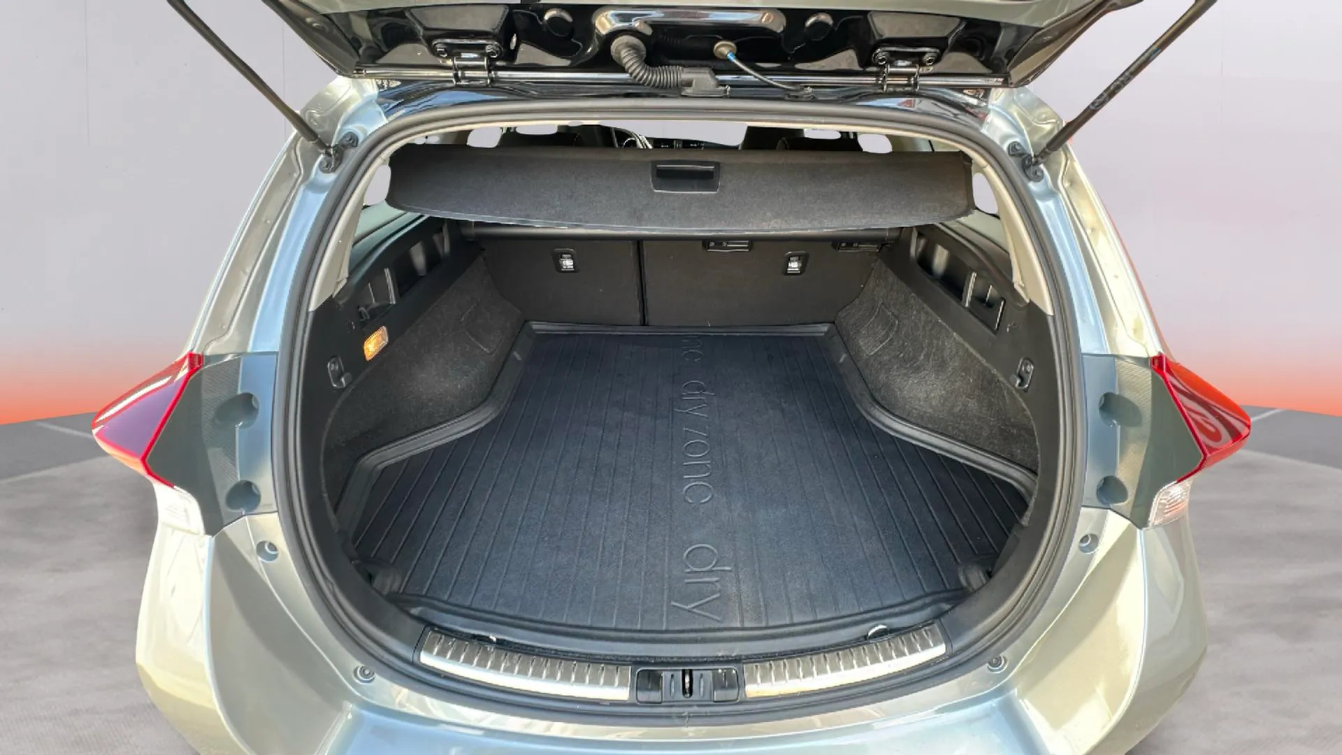 Toyota Auris 1.8 140H Active Touring Sports - foto 9