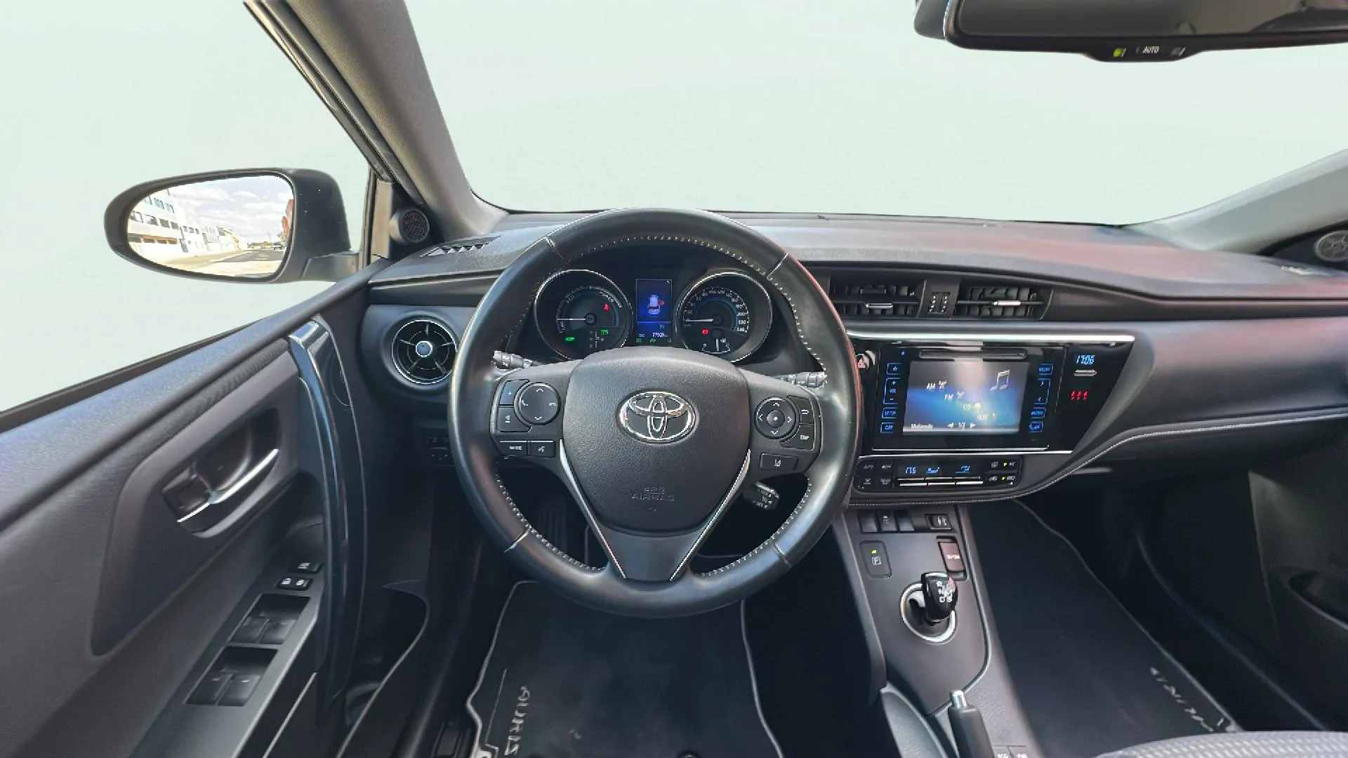 Toyota Auris 1.8 140H Active Touring Sports - foto 23