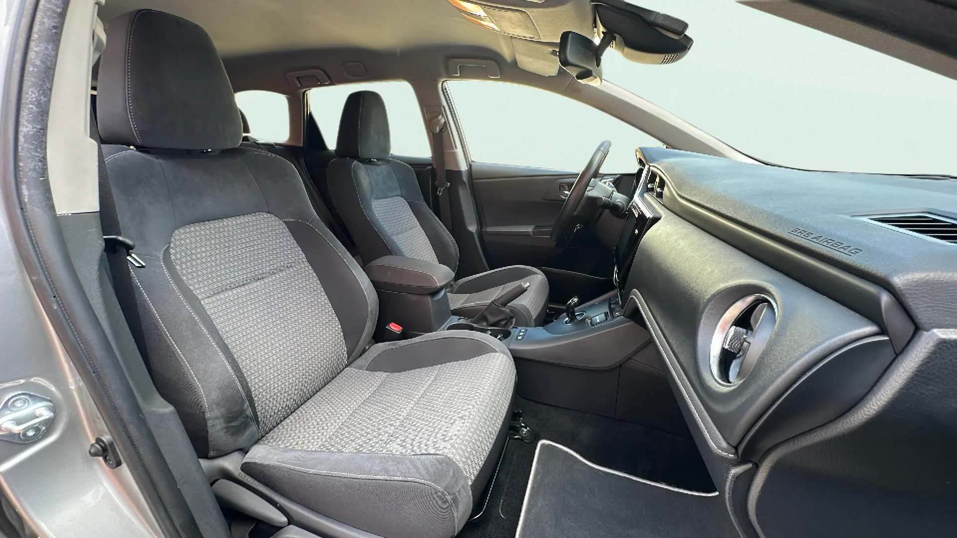 Toyota Auris 1.8 140H Active Touring Sports - foto 20