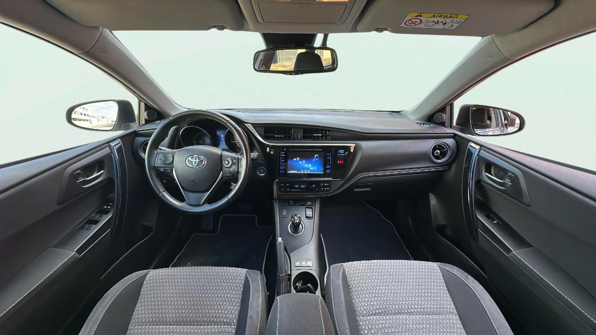 Toyota Auris 1.8 140H Active Touring Sports - foto 22