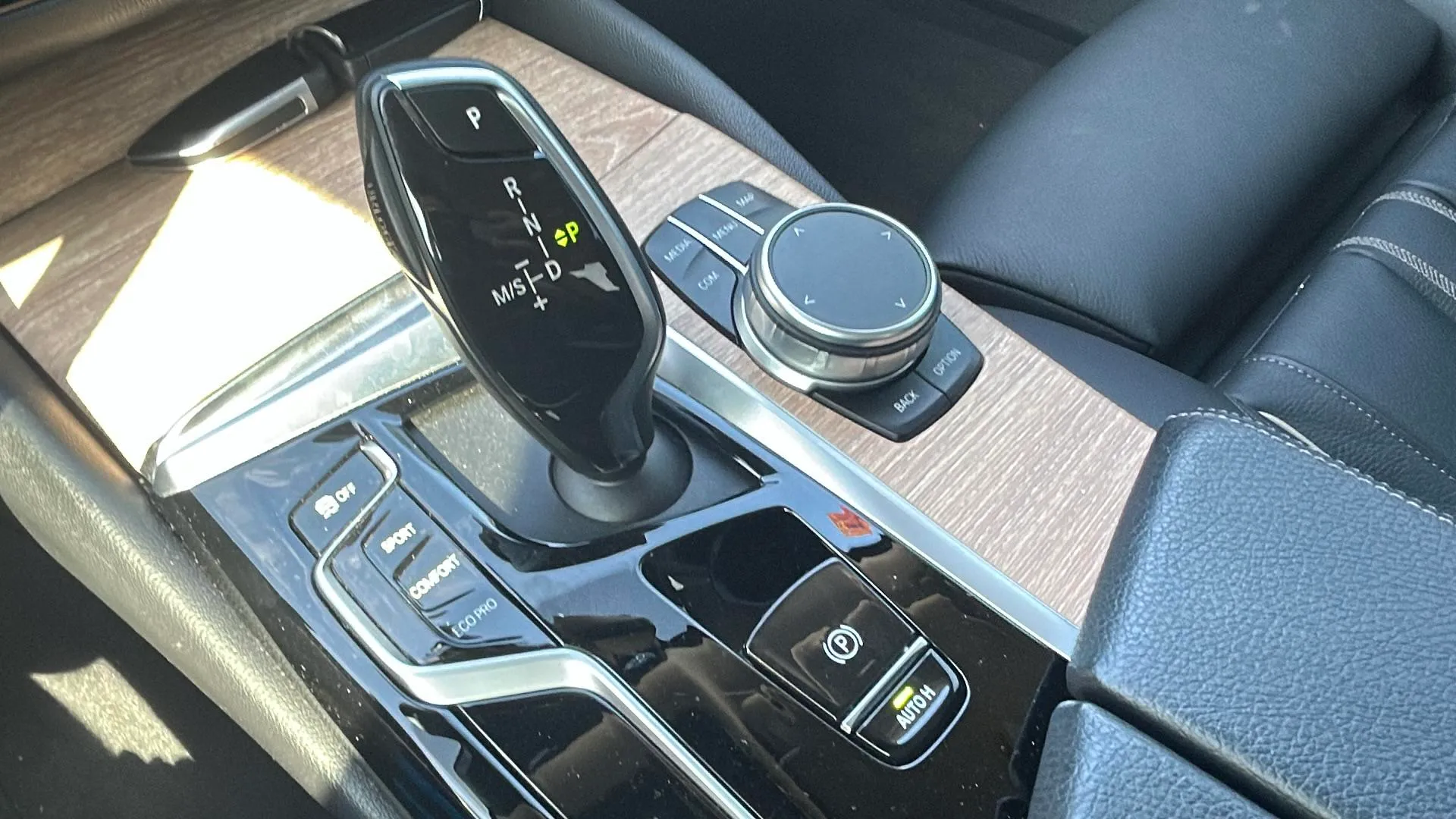BMW Serie 5 520iA - foto 14
