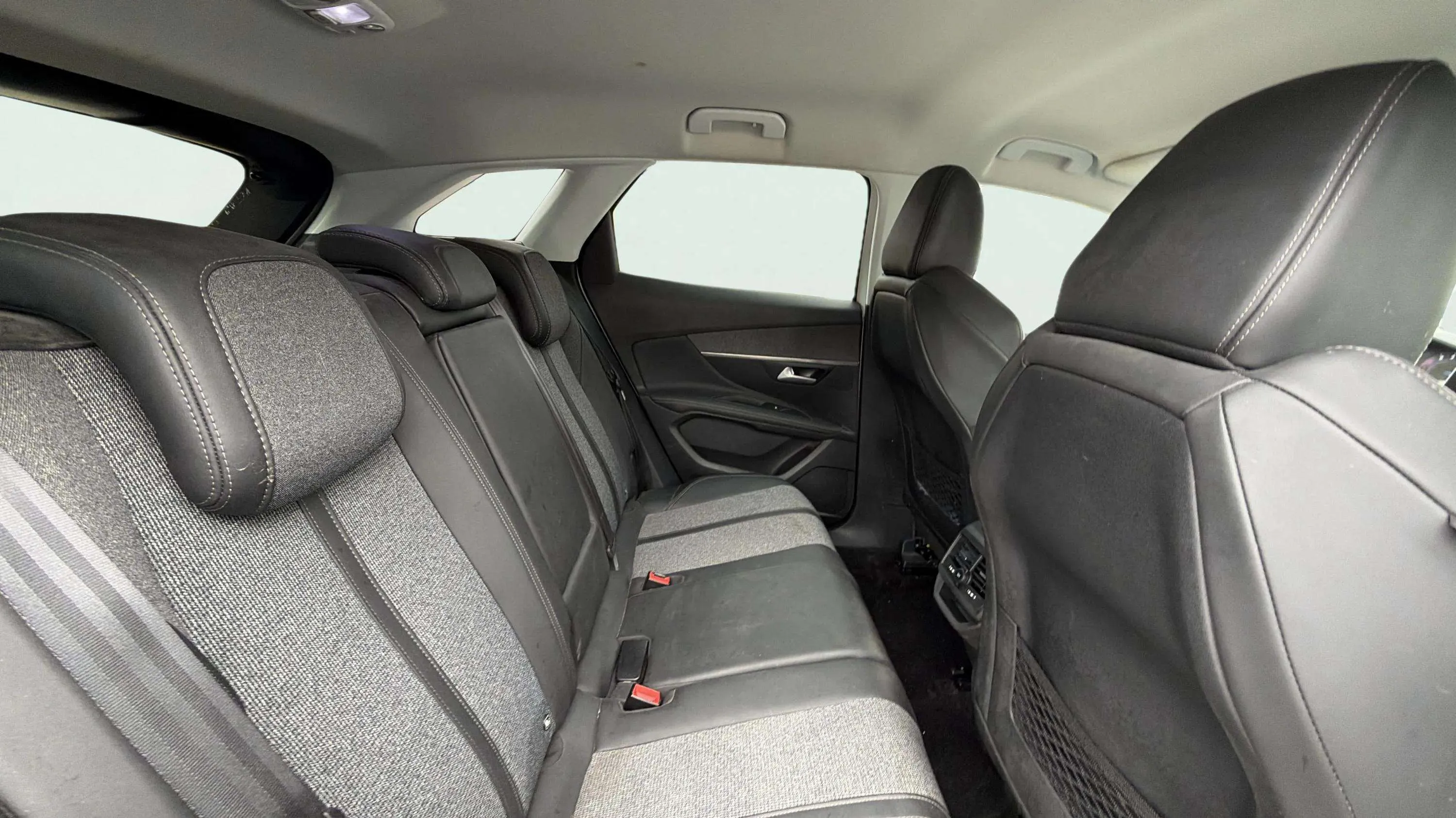 Peugeot 3008 1.2 PureTech Allure EAT8 - foto 19