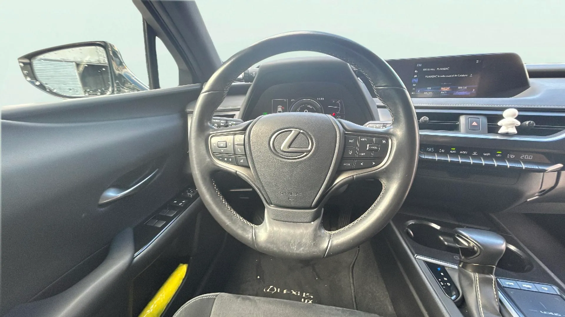 Lexus UX 2.0 250h Business - foto 9