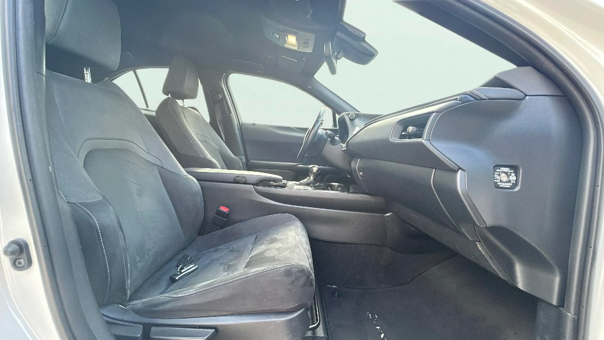 Lexus UX 2.0 250h Business - foto 19