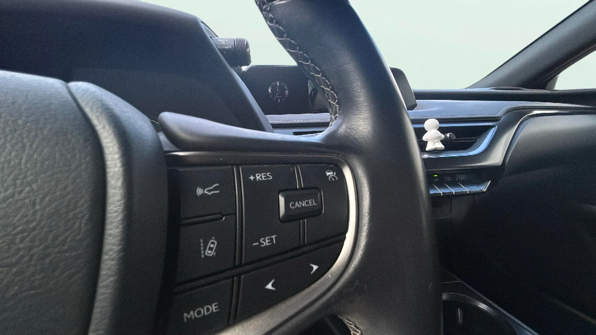 Lexus UX 2.0 250h Business - foto 12