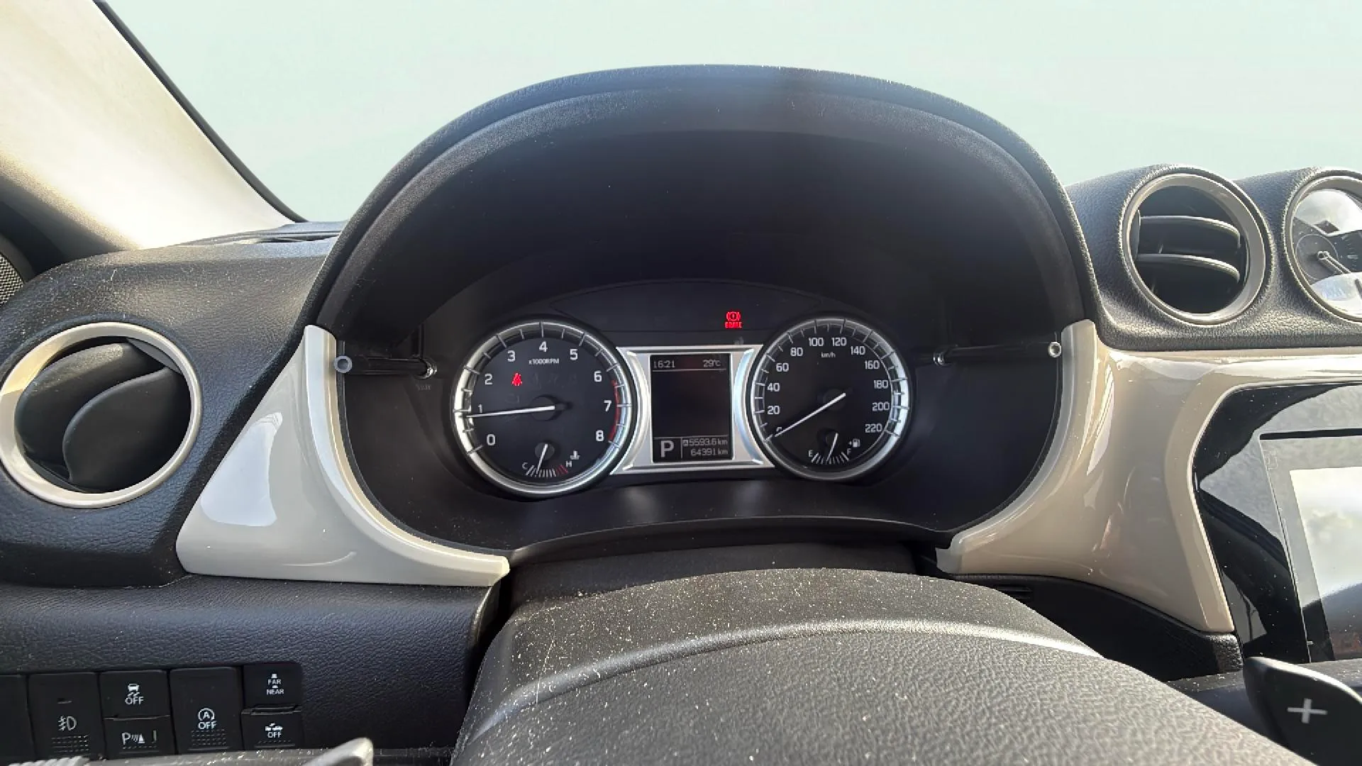 Suzuki Vitara 1.6 VVT GLX - foto 11