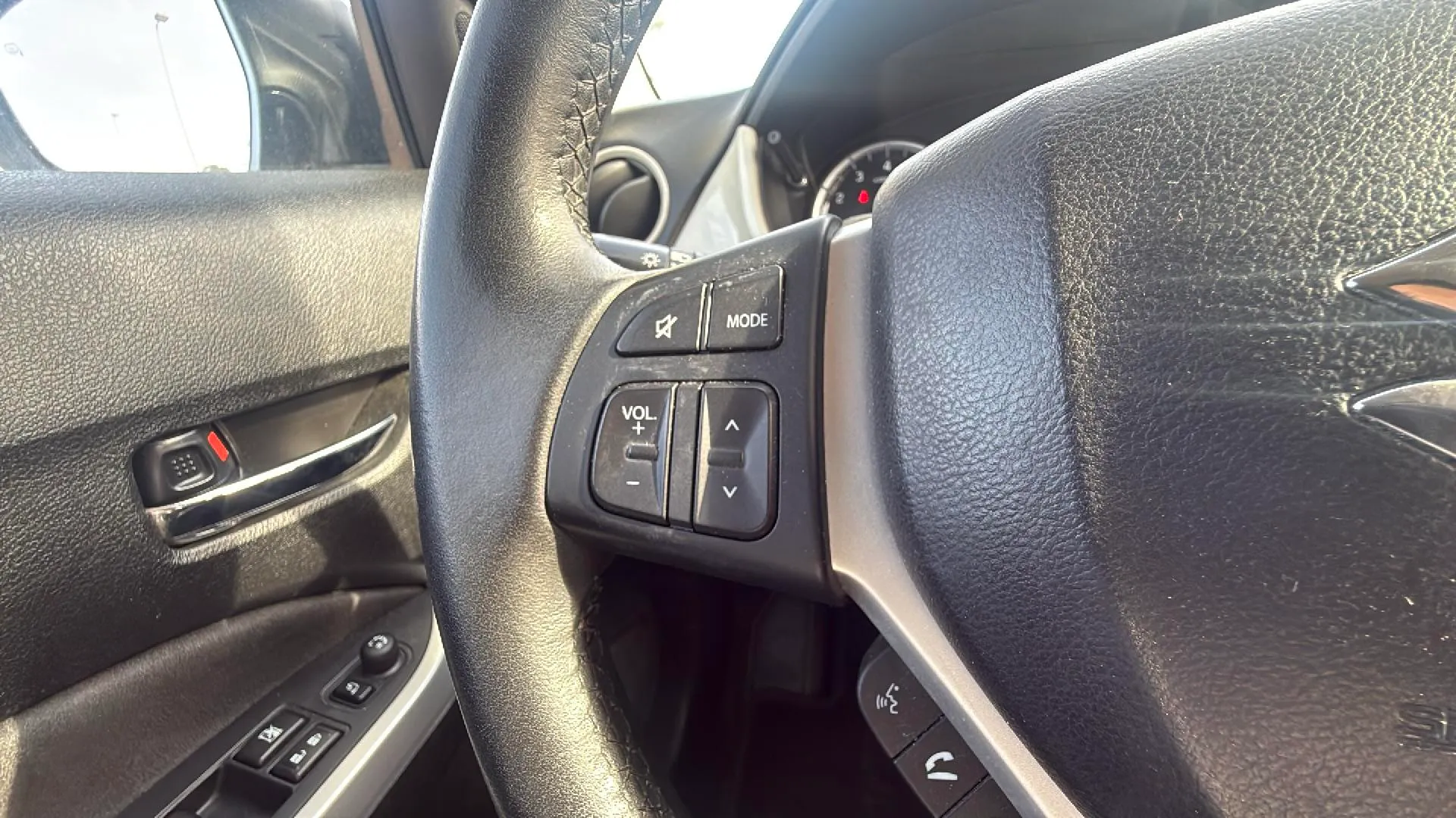 Suzuki Vitara 1.6 VVT GLX - foto 22