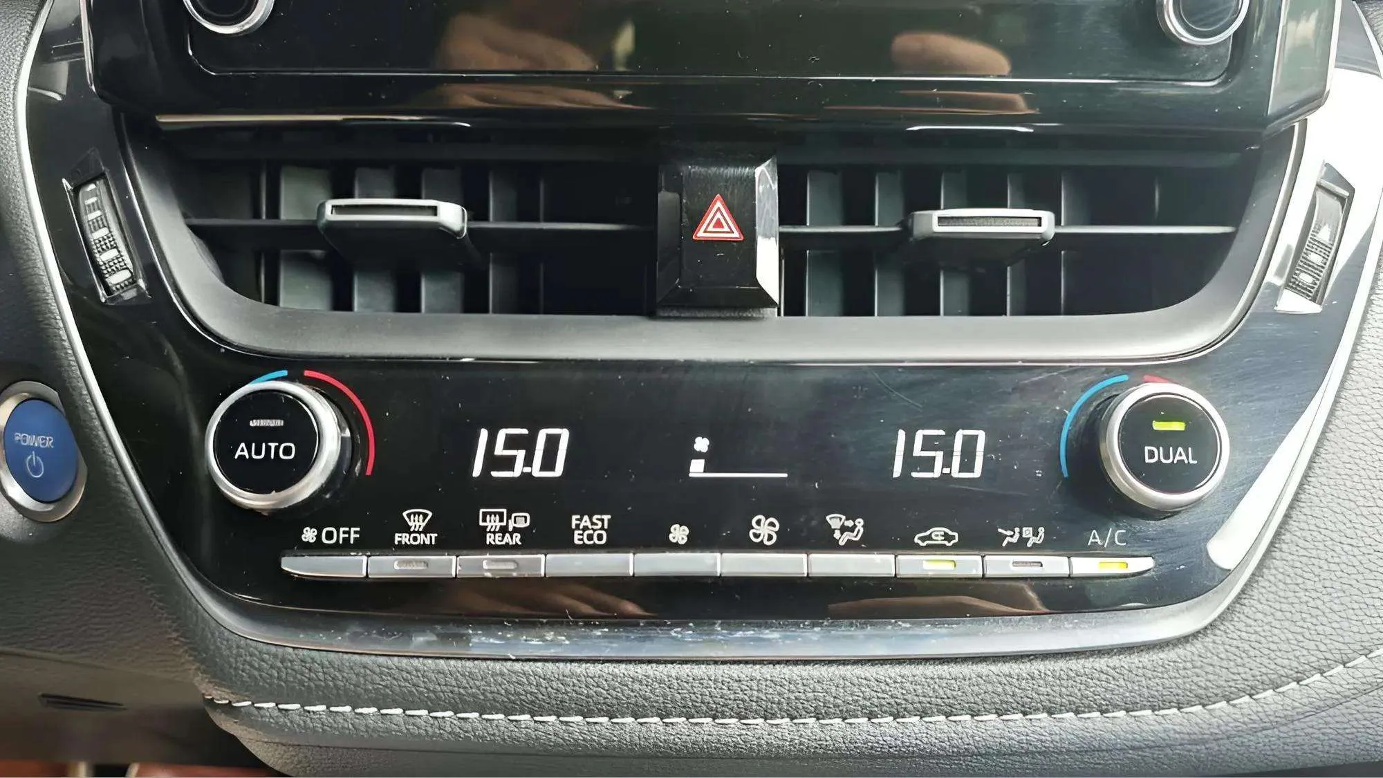 Toyota Corolla 2.0 180H Advance E-CVT Touring Sport - foto 21