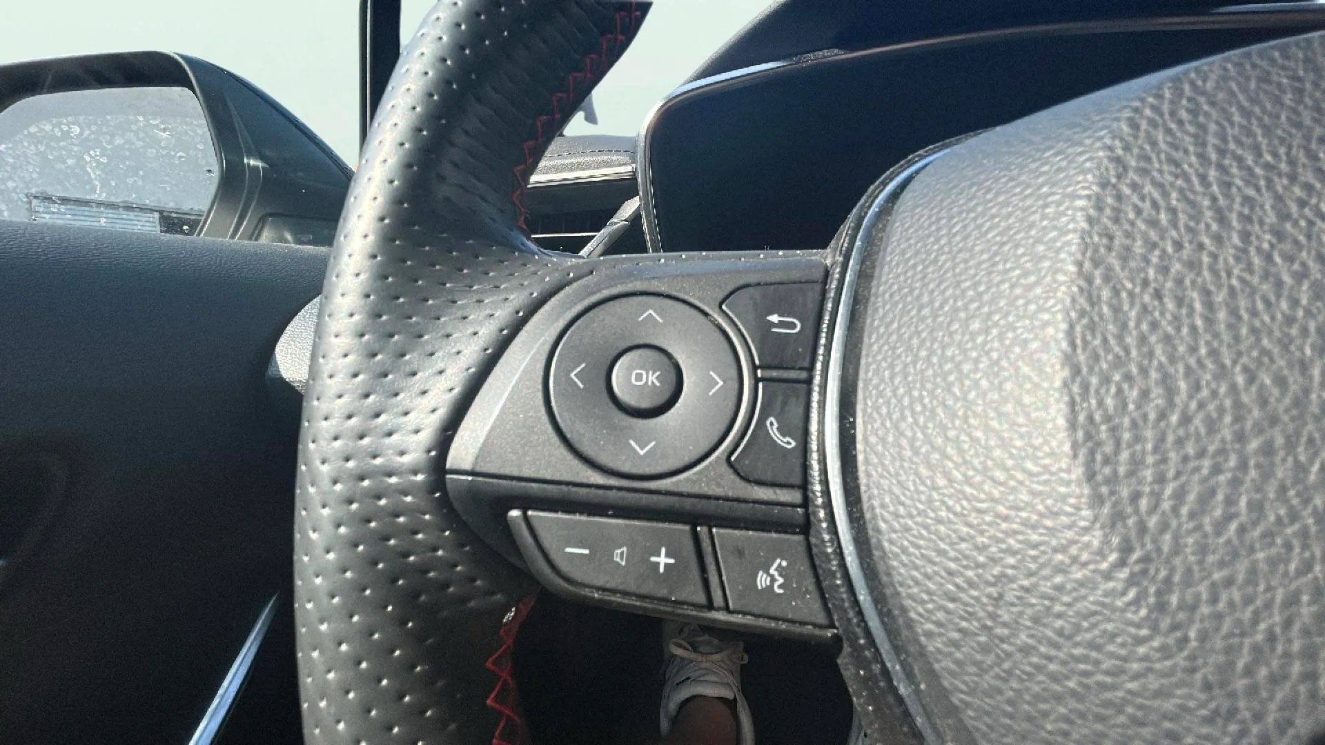 Toyota Corolla 2.0 180H GR-Sport E-CVT - foto 11