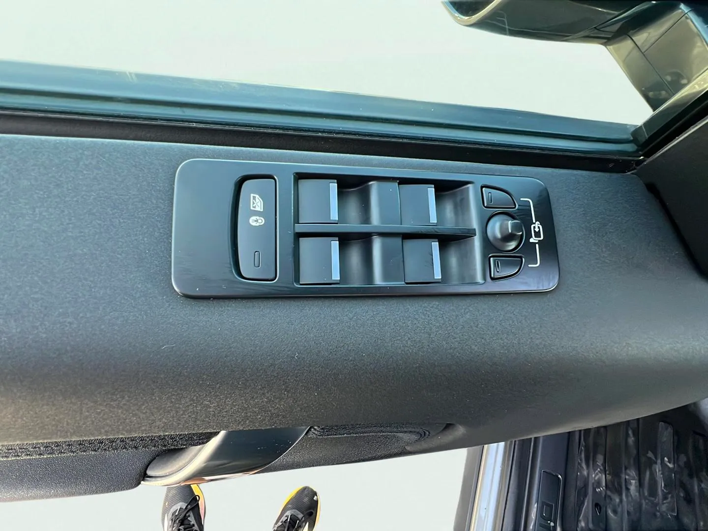 Land Rover Discovery Sport 2.0D TD4 AWD MHEV Urban Edition - foto 19