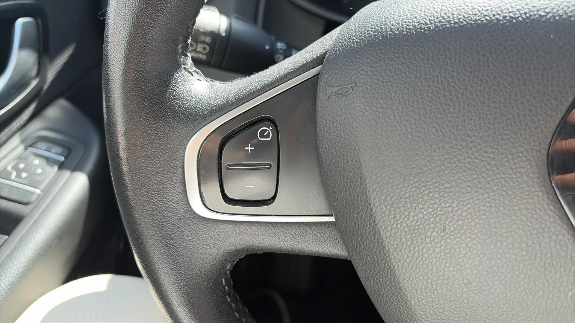 Renault Clio Limited Energy TCe - foto 16