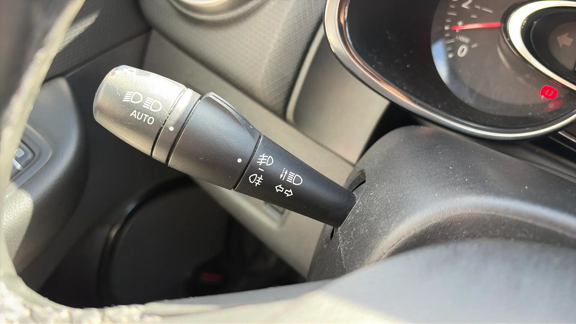 Renault Clio Limited Energy TCe - foto 17