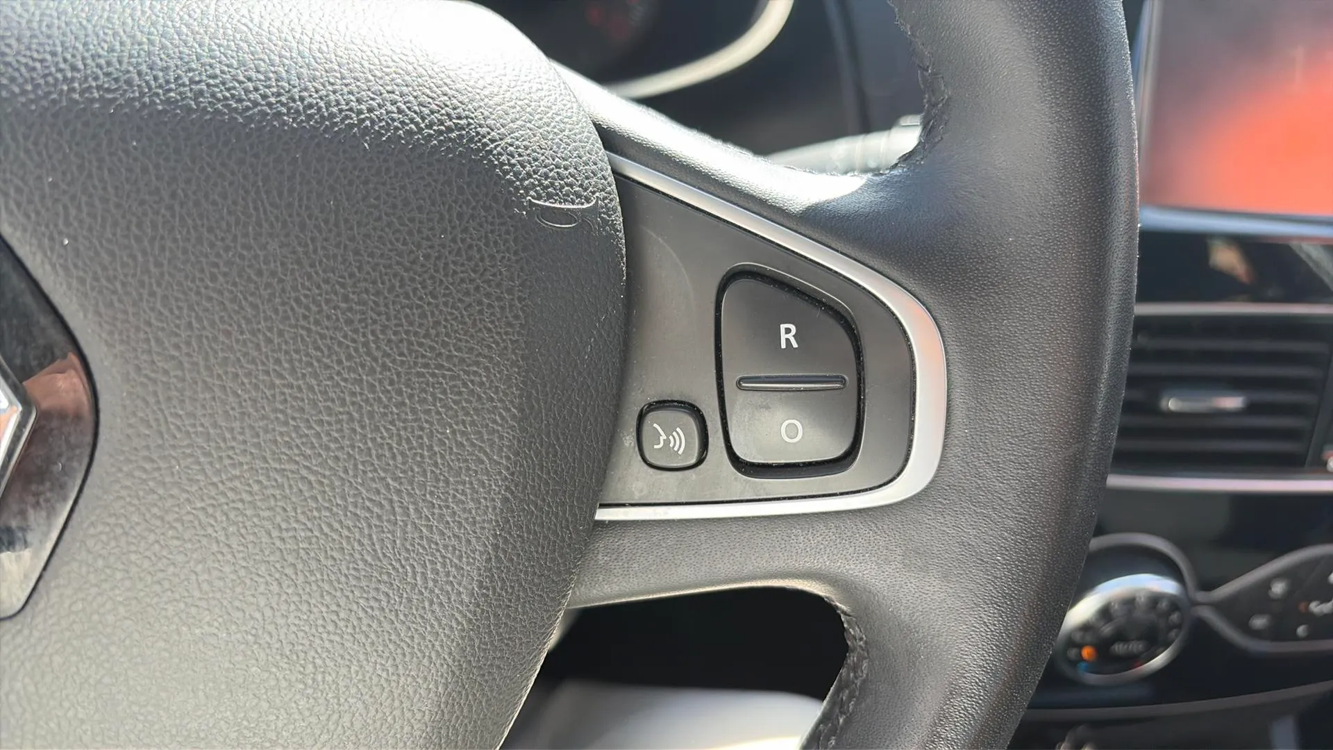 Renault Clio Limited Energy TCe - foto 15