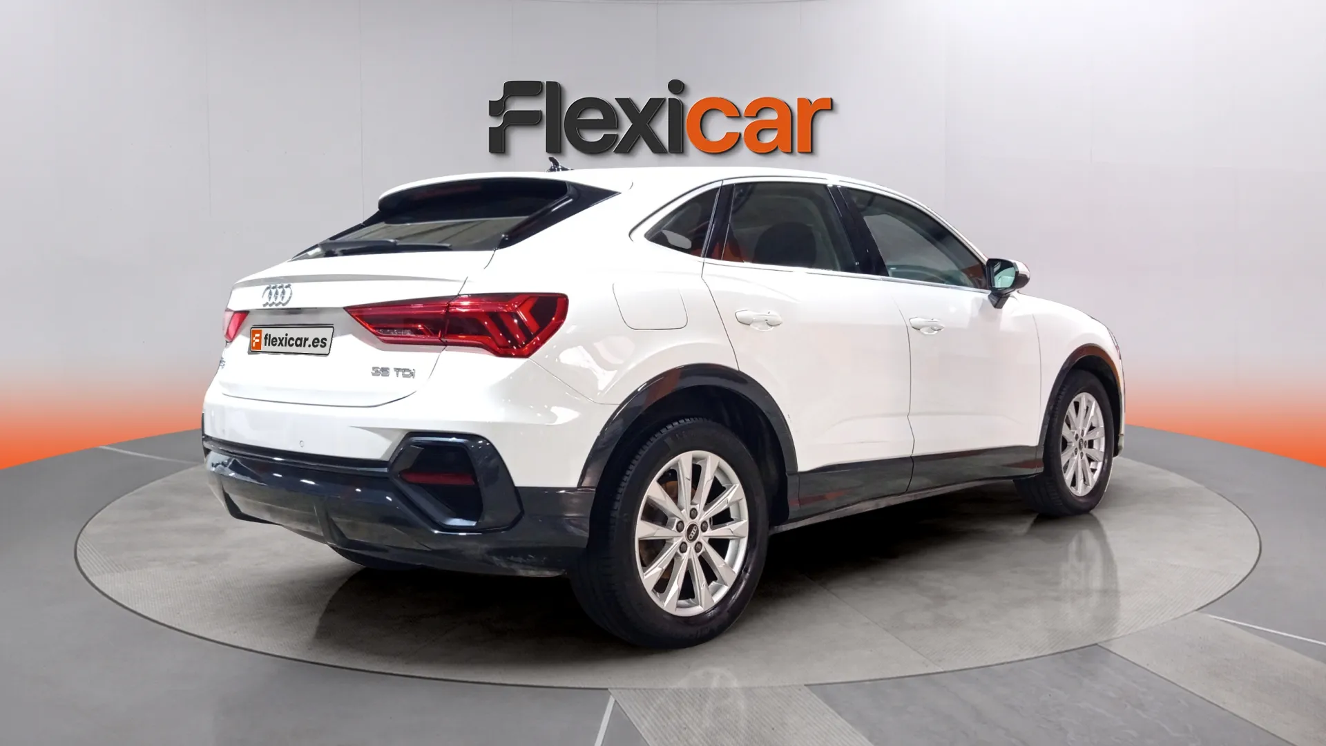 Audi Q3 35 TDI S tronic - foto 8