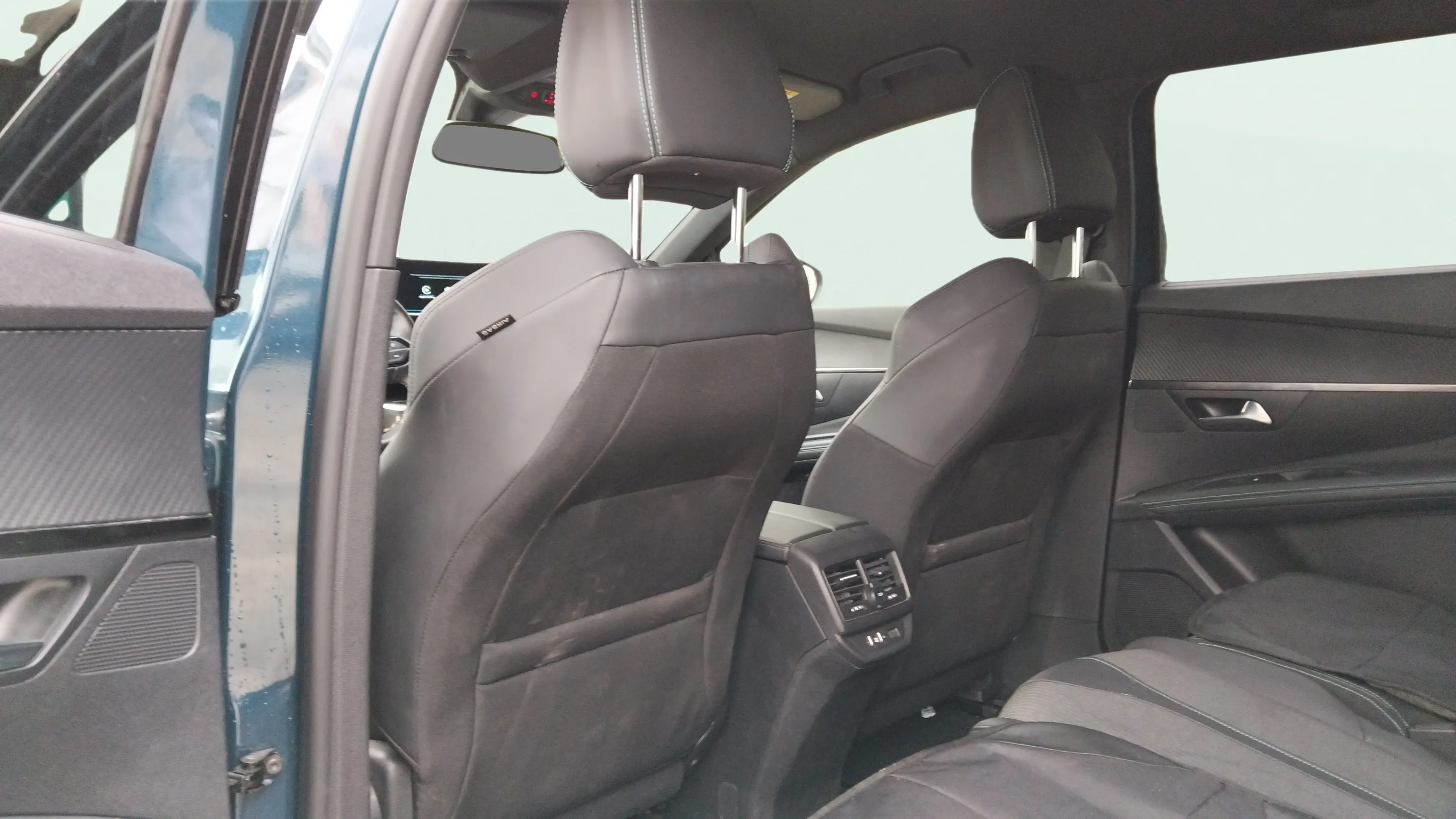 Peugeot 5008 1.5 BlueHDi Allure Pack EAT8 - foto 18