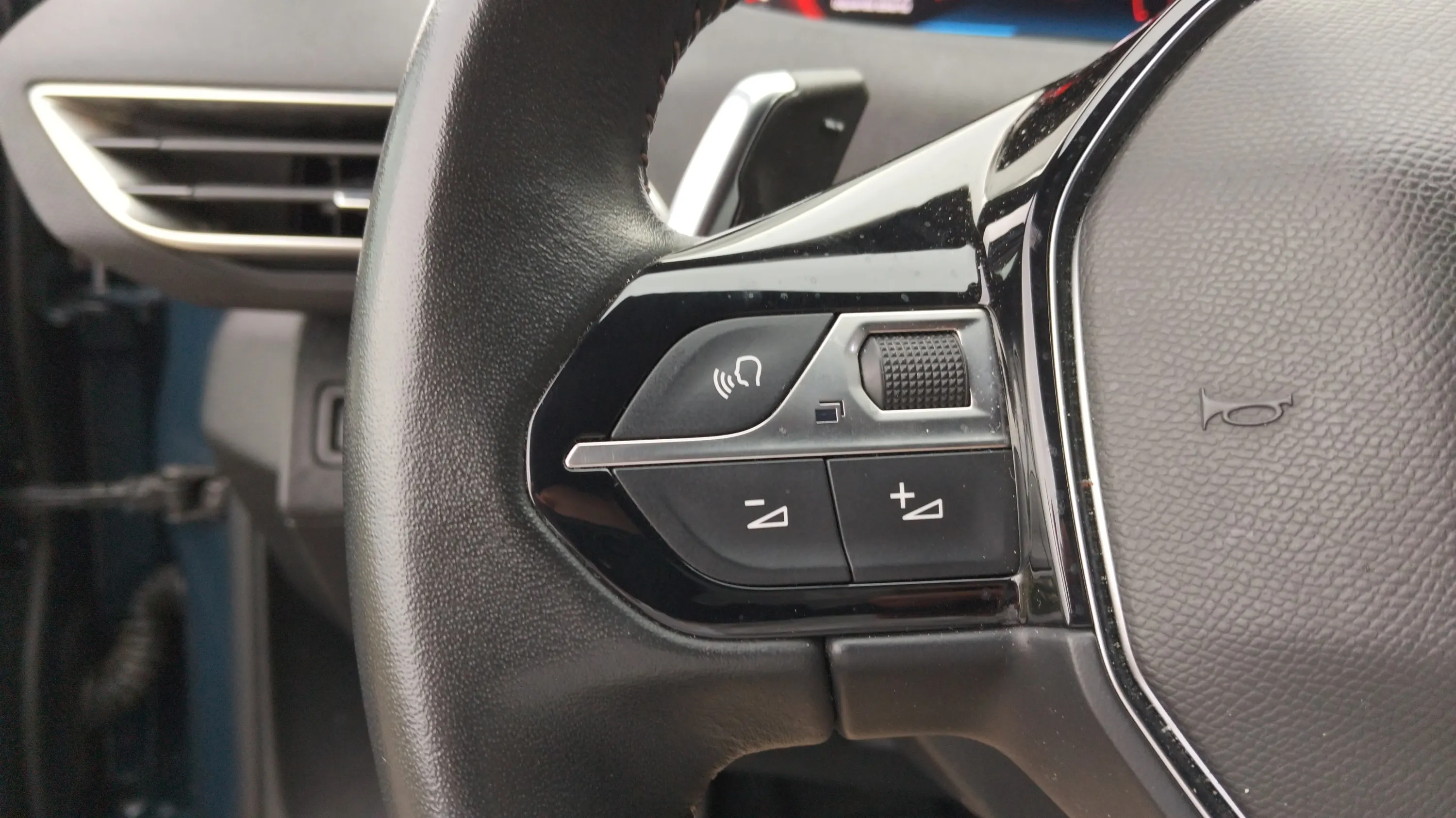 Peugeot 5008 1.5 BlueHDi Allure Pack EAT8 - foto 12