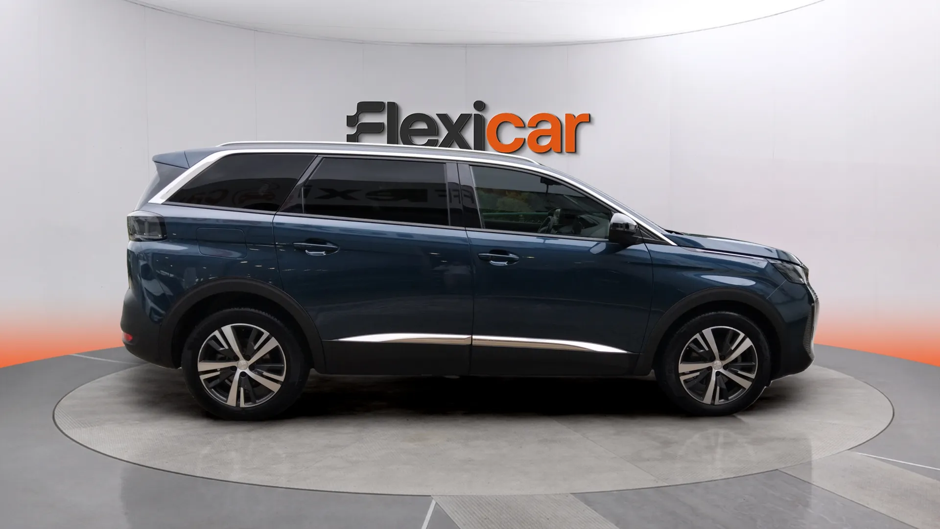 Peugeot 5008 1.5 BlueHDi Allure Pack EAT8 - foto 2