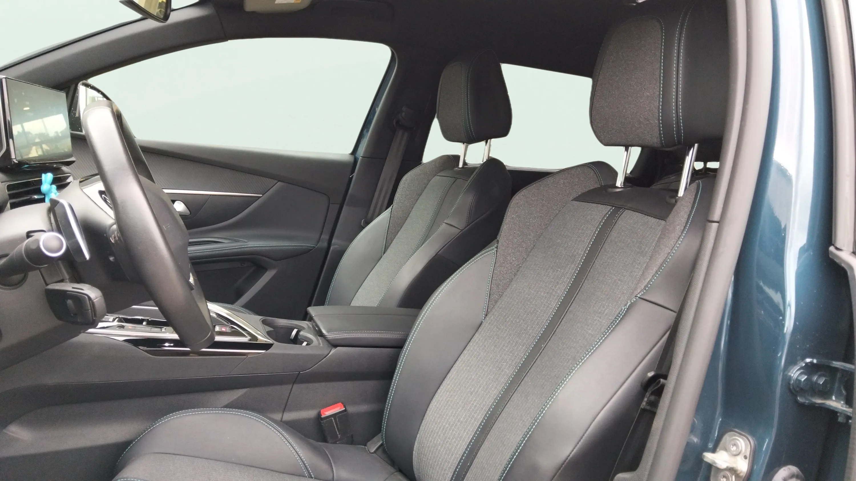 Peugeot 5008 1.5 BlueHDi Allure Pack EAT8 - foto 16