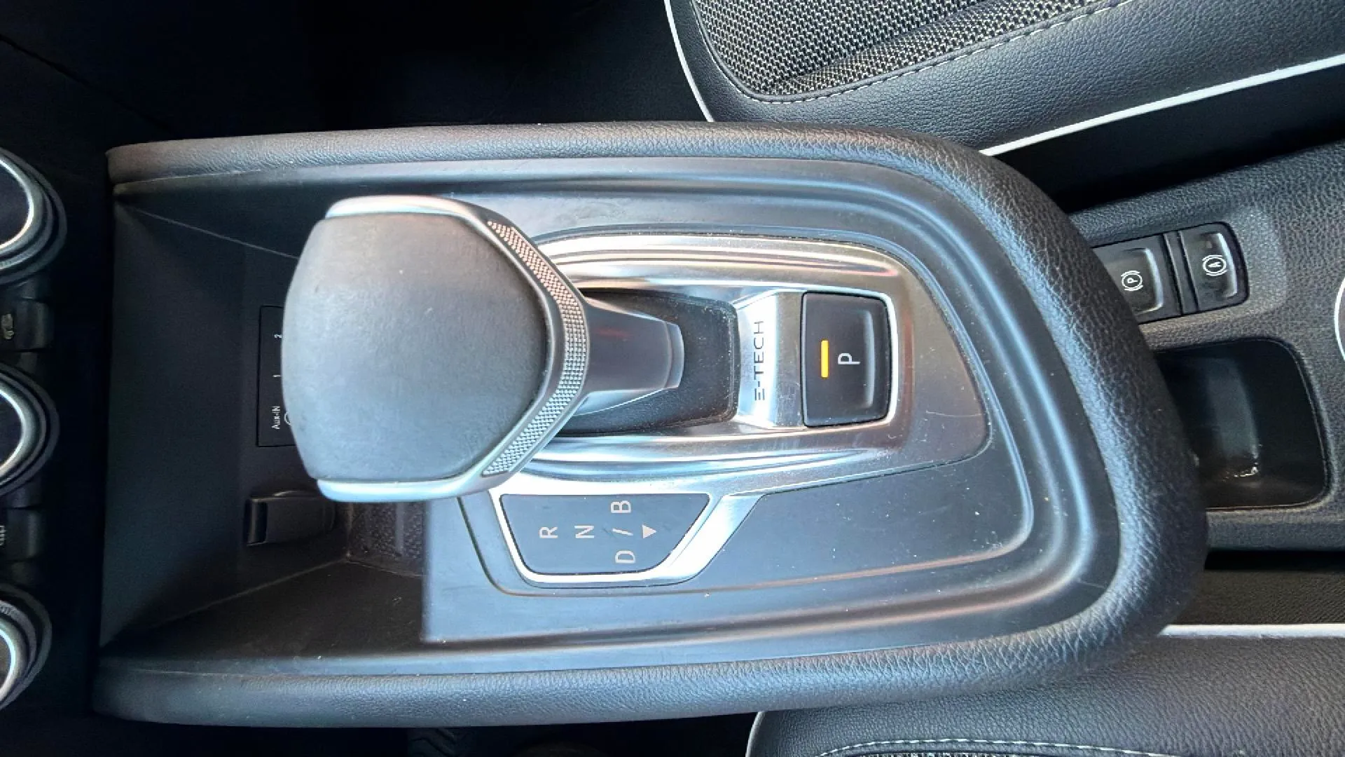 Renault Captur Zen E-Tech Híbrido enchufable - foto 16