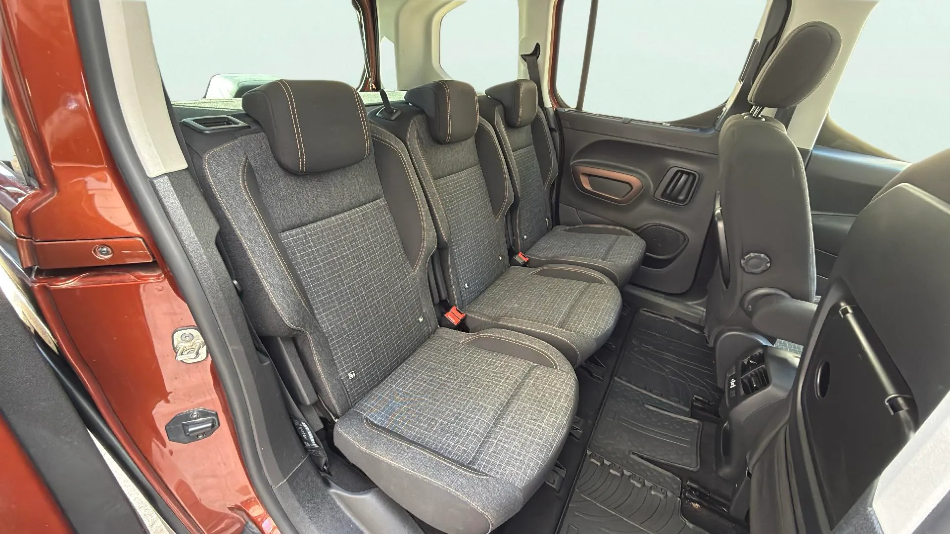 Peugeot Rifter GT Standard PureTech EAT8 - foto 24