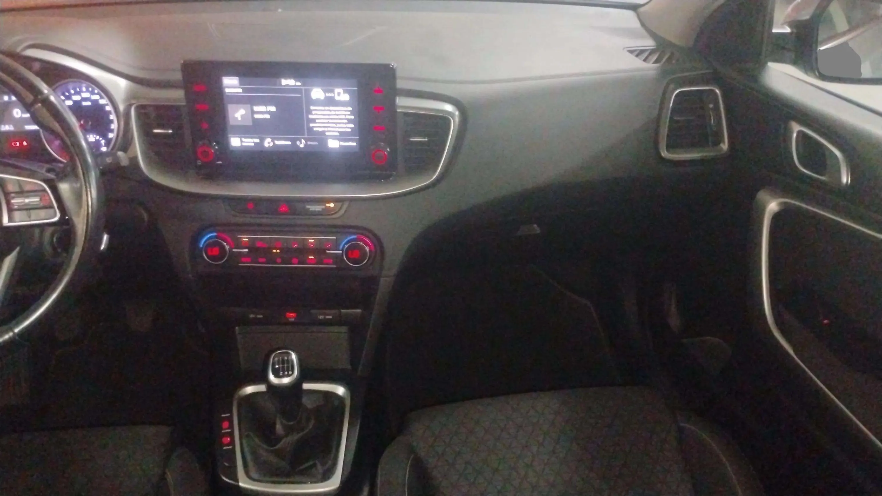 Kia XCeed 1.0 T-GDi Concept - foto 19