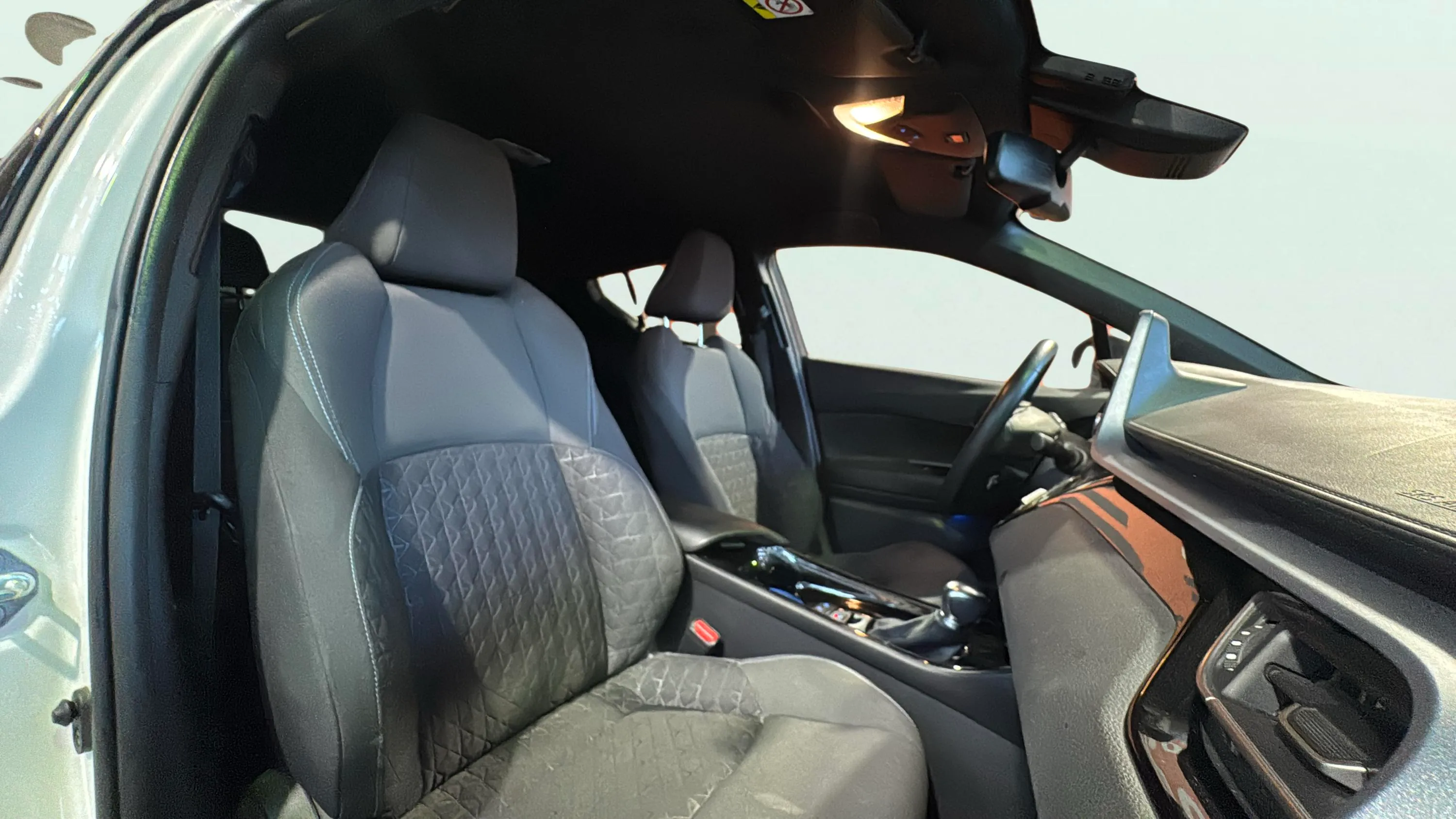 Toyota C-HR 1.8 125H Advance - foto 19