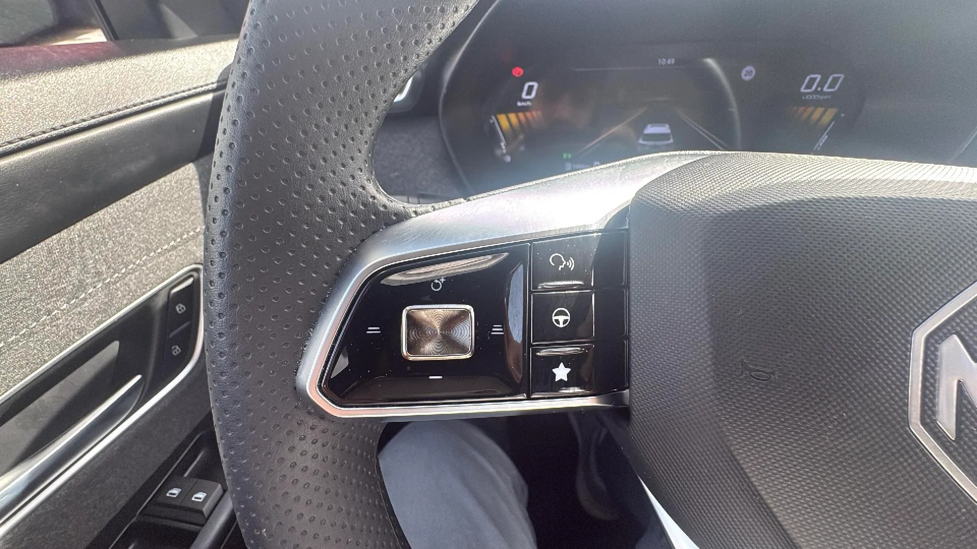 MG ZS Hybrid+ Comfort - foto 12