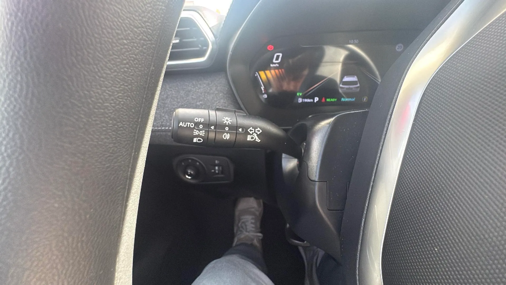 MG ZS Hybrid+ Comfort - foto 15