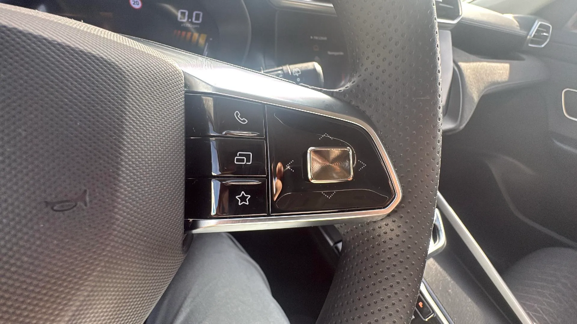 MG ZS Hybrid+ Comfort - foto 13