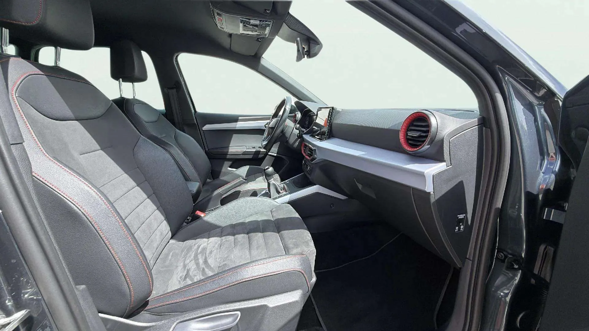SEAT Arona 1.0 TSI FR - foto 16