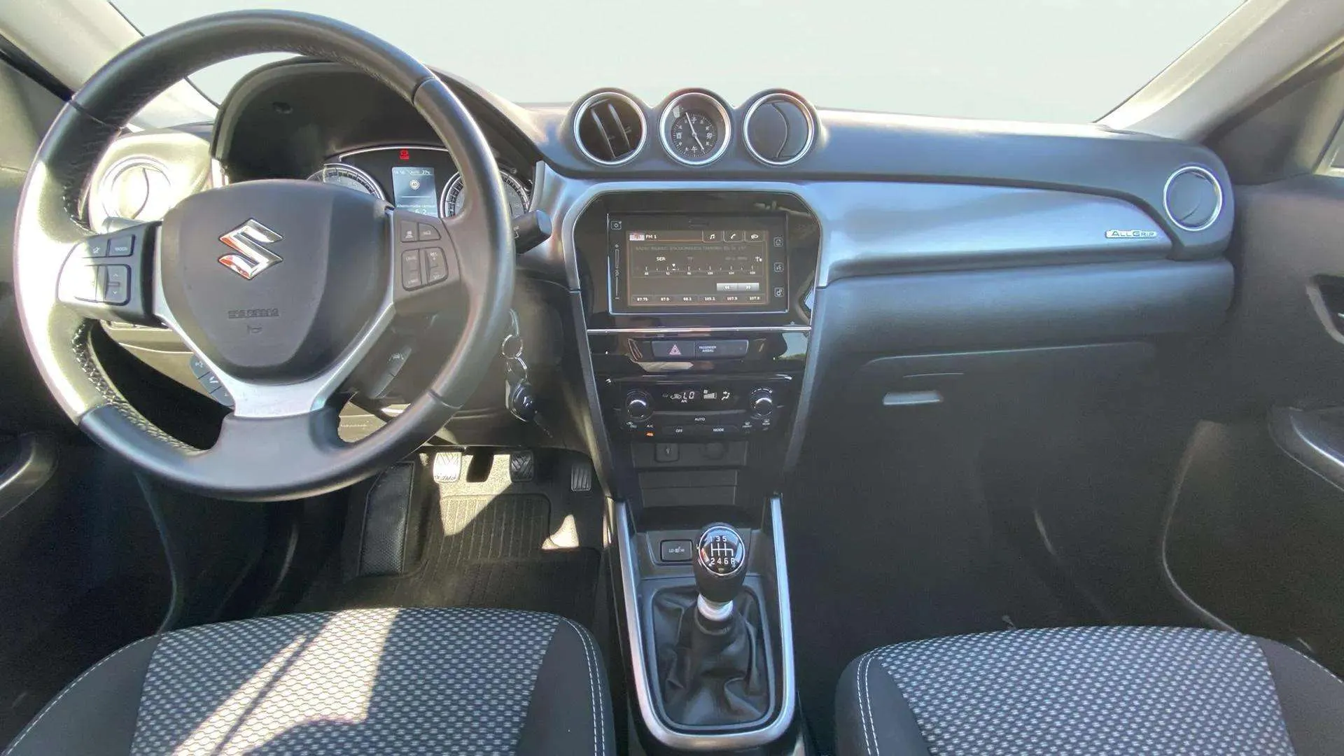 Suzuki Vitara 1.4 T GLE 4WD Mild Hybrid - foto 11