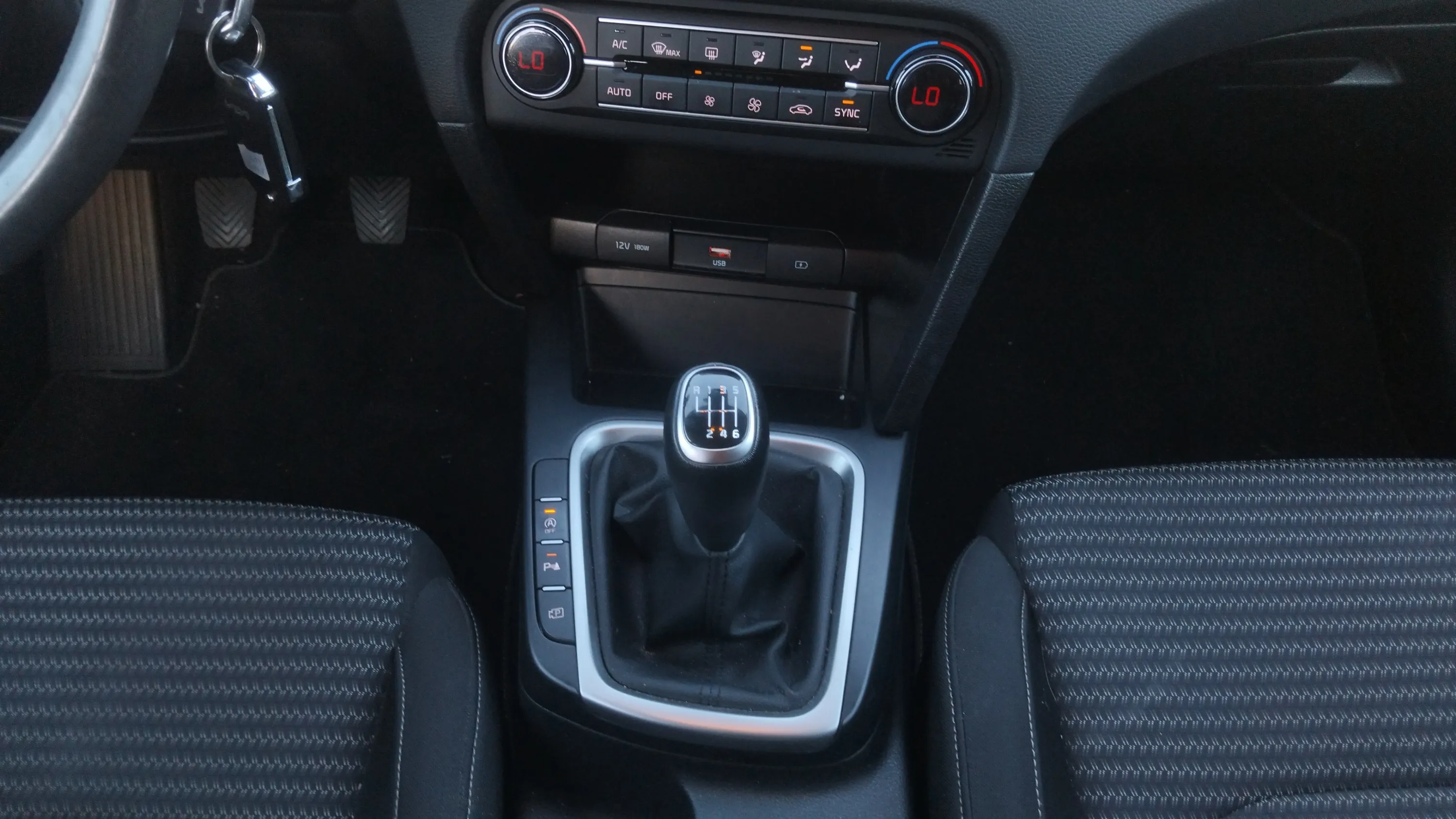 Kia Ceed 1.0 T-GDi Concept - foto 16