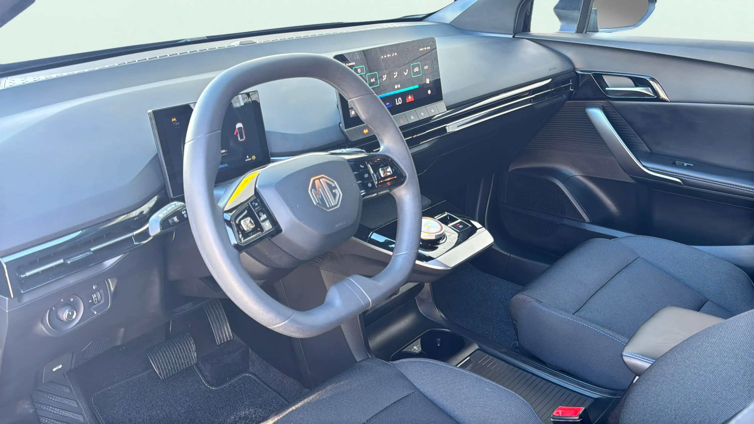 MG MG4 51kWh Standard - foto 12