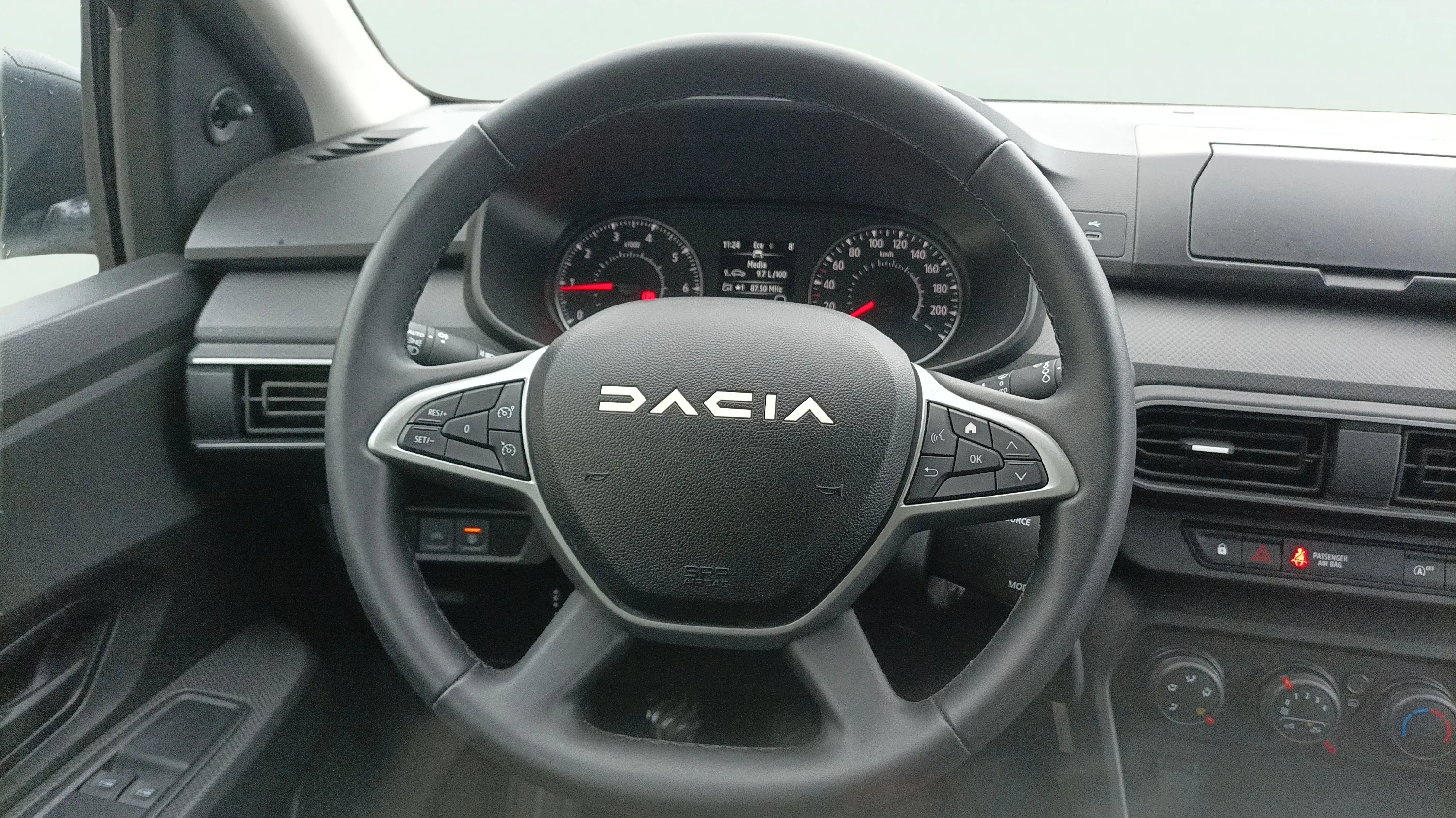 Dacia Sandero Essential SCe 65 - foto 12