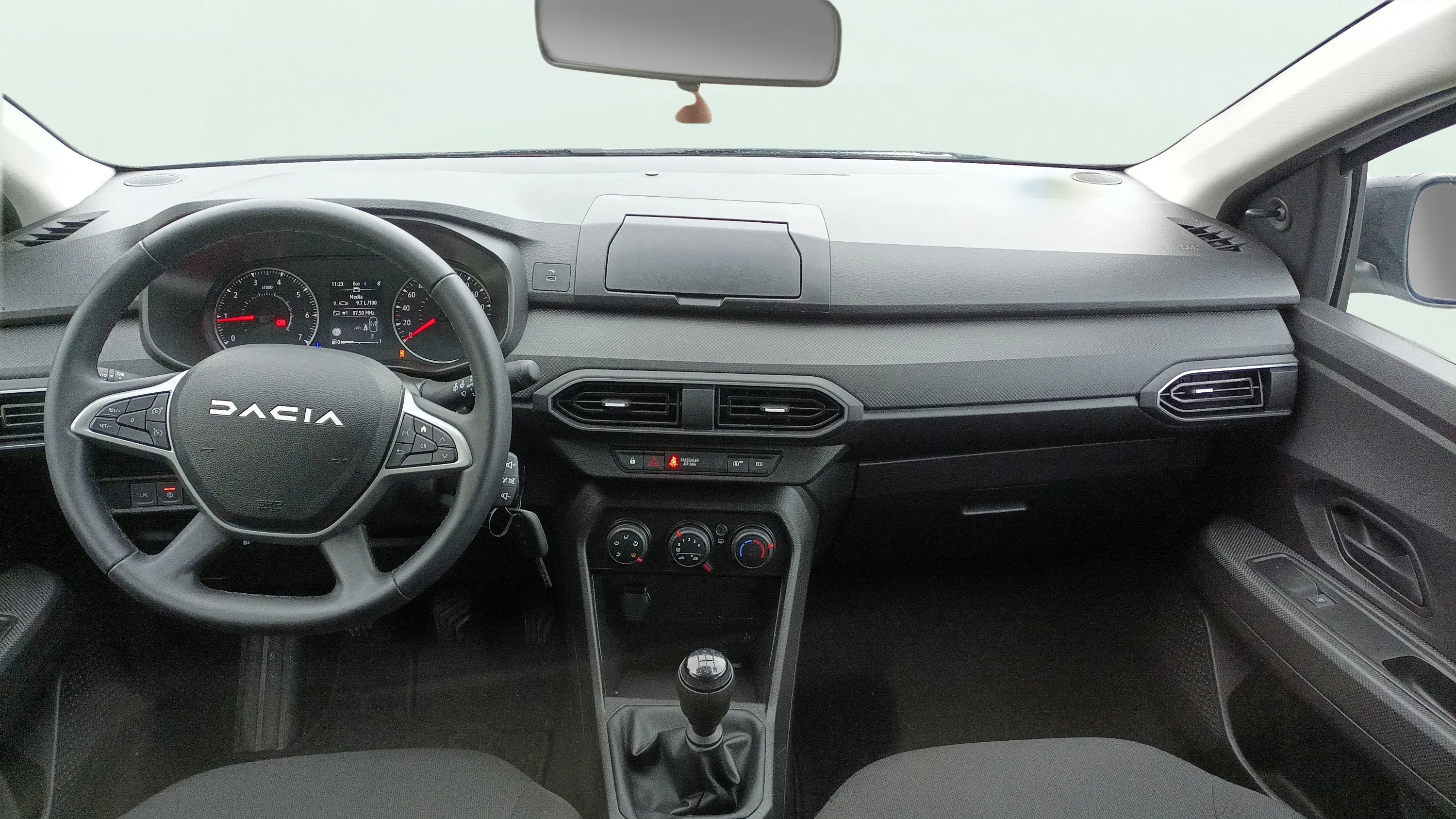 Dacia Sandero Essential SCe 65 - foto 9