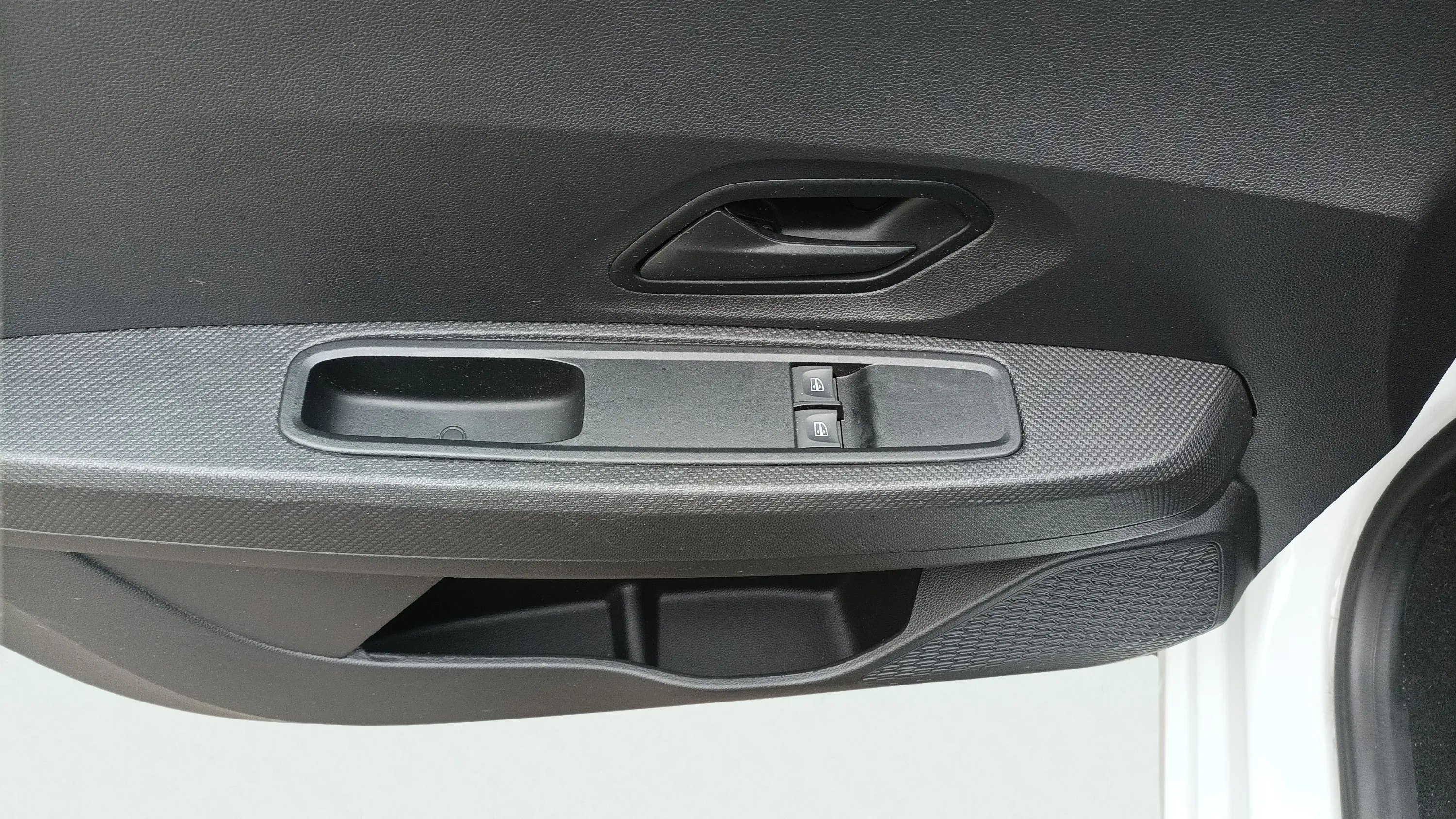 Dacia Sandero Essential SCe 65 - foto 18